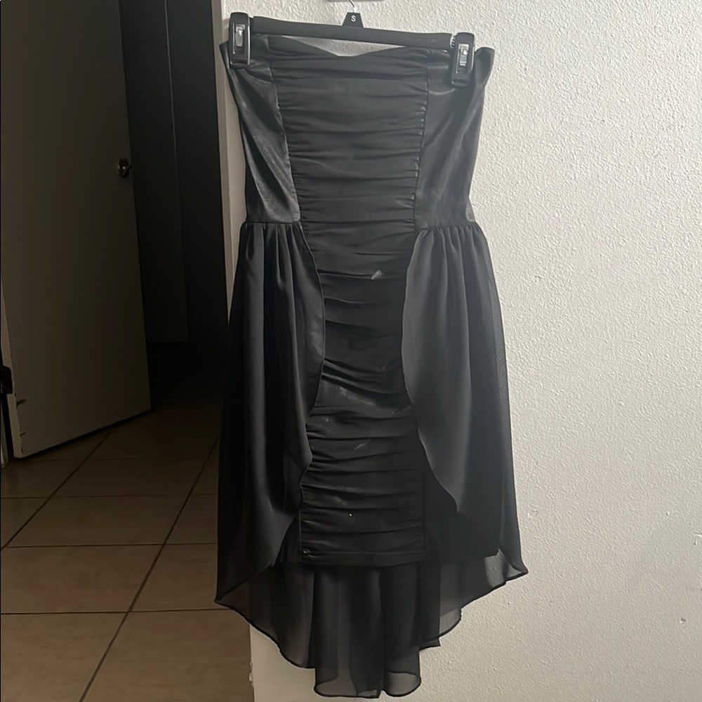 Elegant Black Strapless Dress